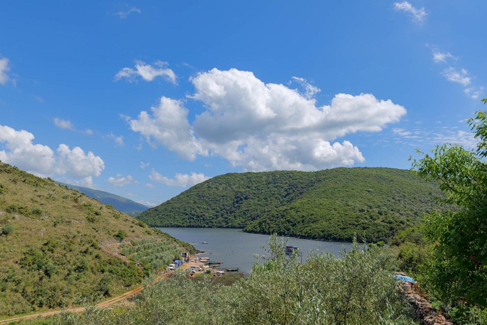 Lago Calmo Villa Εξαμίλιο Εξωτερικό φωτογραφία